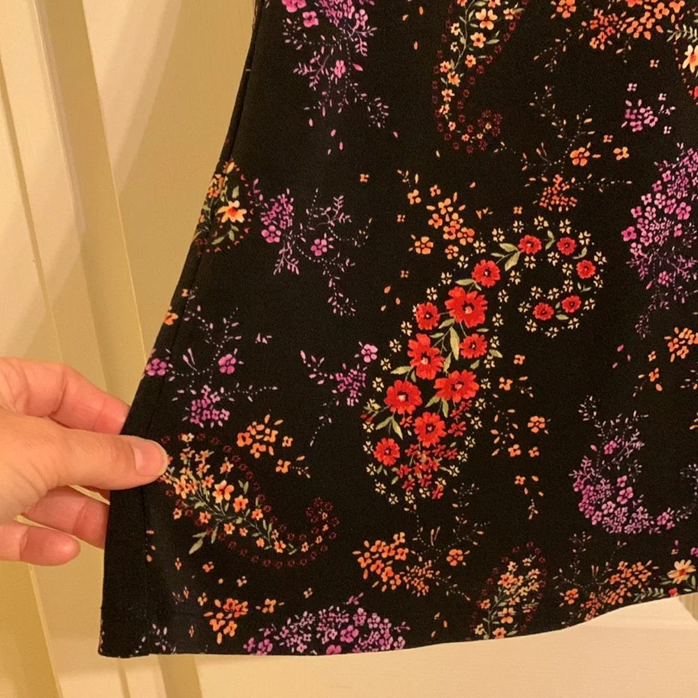 Forever 21 Floral Dress - Picture 4 of 6